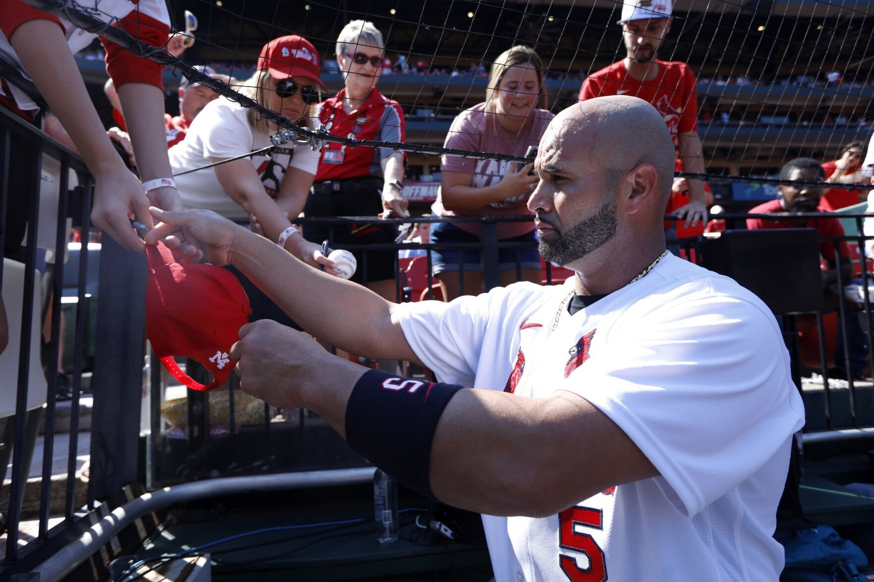 Cardinals play Cincinnati Reds in game 1 of doubleheader